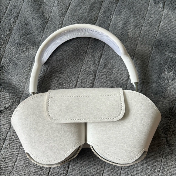 airpod max - Picture 1 of 4